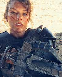 Milla Jovovich In Costume For The New Monster Hunter Movie Http Www Atlasbuzz Com Pin Milla Jovovich In Cost Hunter Movie Monster Hunter Movie Milla Jovovich