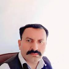 Should I use still or yet in the sentence 'My friend hasn't arrived.....'?