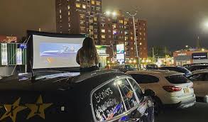 The bengies features the biggest movie theatre screen in the usa. This Queens Diner Has Been Turning Into A Retro Drive In Movie Theater Each Week Secretnyc