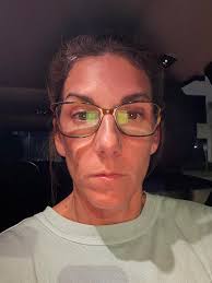 Went to bed angry last night. Dave and I had a fight. I did all the things  our therapist told me to do in that situation, but last night it didn't  work.