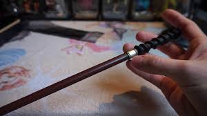 #fantastic beasts and where to find them #fantastic beasts #fantastic beasts bunty #fantastic beasts abernathy #fantastic beasts aberbunty. Abernathy Zauberstab Phantastische Tierwesen Grindelwalds Verbrechen Wand Youtube