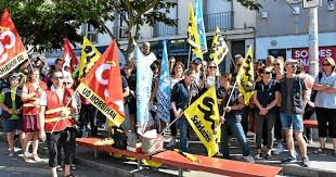 Les services de la poste pour les particuliers : Lorient La Poste Les Agents Denoncent La Casse Du Service Public Le Telegramme