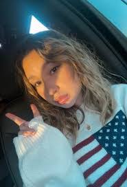 Carly Foskey's Instagram, Twitter & Facebook