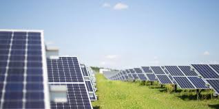 Ahorro en la factura de la luz reflejado en un recibo más bajo en España