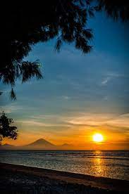 Teknik fotografi memotret sunrise sunset dan. Sunset Over Gunung Agung Pemandangan Foto Alam Fotografi Alam