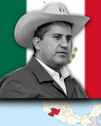 🇲🇽 "ESE SEÑOR LE ESTORBABA AL GOBIERNO": LA TEORÍA QUE NADIE QUIERE  ESCUCHAR "Ese señor le estaba estorbando al gobierno", declaró Guadalupe  Mora sobre Carlos Manzo. "Él iba a ser el siguiente