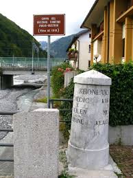 L'austria prospetta invece di riaprire i propri confini verso la repubblica ceca, slovacchia e germania. Datei Alter Grenzstein Pontebba 03 Jpg Wikipedia
