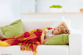 Coliques, intolérance alimentaire, les causes sont variées. Comprendre Les Maux De Ventre De Votre Enfant Mickey Junior