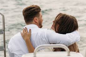 Whether you're using a top online dating site like eharmony, a smaller niche dating site, or one of the best dating apps of the year—writing the perfect dating profile is not as easy as it sounds. There Are Many Dating Sites Promising The Possibility Of Finding Romance Companionship Date Or Love Flirting Funny Dating Memes Funny Dating Quotes