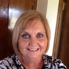 Lesley Lorenzen's Instagram, Twitter & Facebook