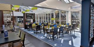Breakfast, lunch and dinner are served at jt's restaurant and pub, offering american cuisine and a casual atmosphere. Hotel Nahe Stadtzentrum Holiday Inn Express Windsor