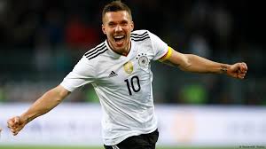 Jul 19, 2021 · lukas podolski (36) hatte offenbar keine einfache, aber eine glückliche kindheit. Lukas Podolski Ein Fussballspieler Mit Zwei Herzen Sport Dw 23 03 2017