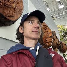 Surrounded by art, some "Headed Out West" art moments, so much to see, so  little time #rockwithapositivevibe #singersongwriter #headedoutwest  #tourlife