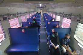 Untuk rapid test antigen bisa dilakukan di stasiun yang melayani dengan biaya rp 105.000. Ini Syarat Perjalanan Ka Jarak Jauh Dan Ka Lokal Mulai 26 Juli Antara News