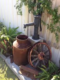 Alter Milchkrug Mit Einer Alten Pumpe Ich Habe Eine Solarpumpe Fur Die Pumpe Be Alten Alter Einer Mi In 2020 Alte Milchkanne Paletten Garten Wasserpumpe Garten