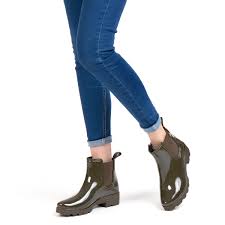 Puedes comprar las conocidas botas de agua de gioseppo woman fabricadas en material con acabado brillante para dar un toque elegante y llevar con unos jeans ajustados para darles protagonismo. Botas De Agua Mujer Gioseppo Tienda Online De Zapatos Ropa Y Complementos De Marca
