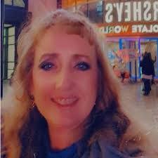 Lori Pomeroy's Instagram, Twitter & Facebook