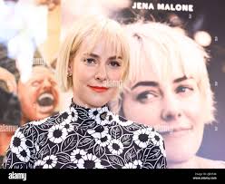 Premiere vertical hi-res stock photography and images