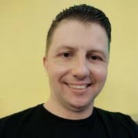 90+ perfis com “Eifert”