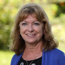 Jane Dougan's Instagram, Twitter & Facebook