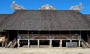 5 Keunikan Rumah Adat Tradisional Lamin Kalimantan Timur Yang Keren Mantabz