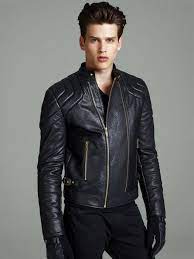 Llega El Invierno Llega Versace Y Su Exquisito Contraste De Cuero Y Punto Contra El Frio Leather Jacket Mens Leather Clothing Leather Jacket Men