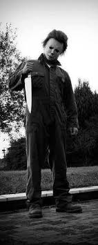 After 15 years of captivity, myers broke out of the asylum and started his killing spree, with the intention to murder his remaining family relatives and anyone who would get in his way. Michael Myers From Halloween Best Scary Movie Ever Http Www Pinterest Com Pin 259027416037675046 Michael Myers Scary Movies Horror Movie Icons