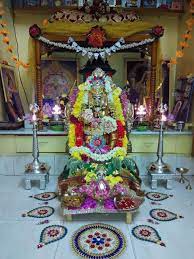 Pooja Room Decoration Ideas For Varalakshmi Pooja Room Varalakshmi Pooja Decoration Decoration Ideas For Varalakshmi Vratham Festival Decorations Goddess Decor Flower Decorations