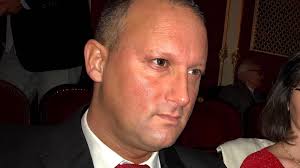 Alekosz kőkeményen savazta Peter Srámeket Jimmy háza miatt: "A  főhomlokzatára fel kéne festeni, hogy..."