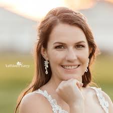 Quinn floral drop earrings