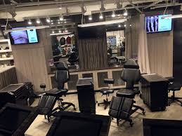 Tattoo Studio Interior Pesquisa Google With Images Tattoo Studio Interior Tattoo Shop Interior Studio Interior