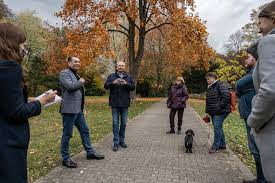 Petrus was born in 1592, in lubbeek, brabant flamand, belgique. Baum Statt Blumen Inherne