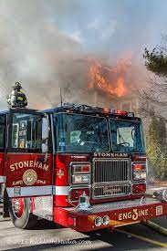 Fire Photo Thanks Ricknohl For Pic Of Stoneham S 3rd Alarm 11 29 13 Fire Emt Fire Trucks Fire Rescue