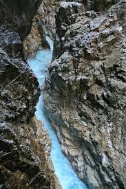 Die höllentalklamm ist nur in der schneefreien jahreszeit zugänglich. Hollentalklamm Seiltanz Lamm Hollentalangerhutte Ausflug