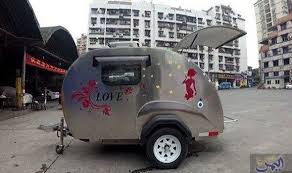 صيني عاشق للسيارات يجه ز أصغر كرفان متحرك في العالم Chinese Car Car Lover Small Caravans