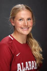 Laura Reddin's Instagram, Twitter & Facebook