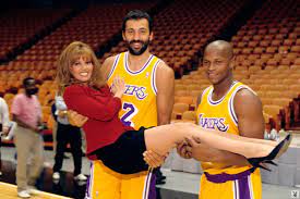 Lakers babe Jeanie Buss showing her hairy pussy and her natural tits -  PornPics.com