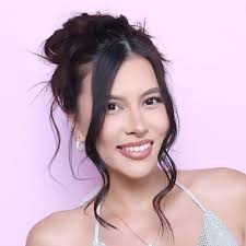 Raquel Woods (@RaquelAngilique)