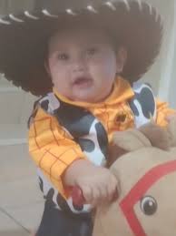 Tan lindo el Bebé, lo disfrazaron de Woody 😍 #randy #paratiiiiiiiiiii...