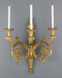 Bras De Lumiere D Une Paire Pierre Philippe Thomire 1787 Bronze Dore Musee National De Compiegne C Photo Rm Antique Lighting Bronze Chandelier Wall Sconces