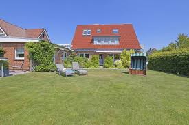 Ferienwohnungen graichen ermöglicht ihnen urlaub am meer. Haus Telse Busum Und Ferienwohnungen Im Rosengrund Familie Block Busum