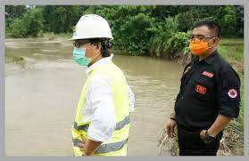 Hal ini akan menyebabkan hujan akan terus sampai ke permukaan bumi tanpa ada halangan dan mengcungkil struktur tanah seterusnya dibawa air hujan sebagai larian air permukaan ke dalam sungai dan menyebabkan. Luwu Utara Website Resmi Kabupaten Luwu Utara