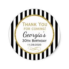 Yemek pişirmek aşamasında ya da servisi sırasında eklenen baharatların taze kalması için cam, porselen, metal, seramik gibi maddelerden elde edilen kapaklı kavanozlar baharatlıklardır. Karaca Black Gold