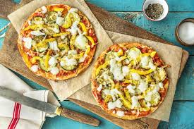 Pizza Sur Pain Plat A L Italienne Avec De La Mozzarella De Bufflonne Recette Hellofresh
