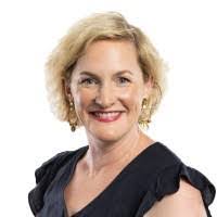 Alexandra Hawes's Instagram, Twitter & Facebook