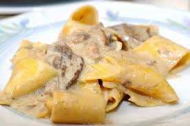 Una ricetta gustosa e veloce da preparare. Pasta Con Crema Di Funghi Porcini Ginger Tomato