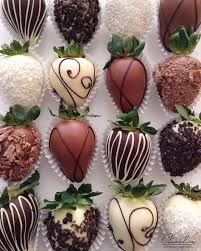 Happy Birthday Mom Chocolate Covered Strawberries Boy Hope Our Strawberries From Hy Vee Look Like This For The Ball Chocolate Dipped Strawberries Chocolate Covered Strawberries Chocolate Covered Fruit