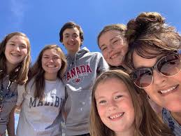 Can someone remove my ex bestfriend from this photo PLEASE