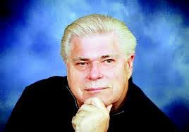 Ryan Lander's Instagram, Twitter & Facebook