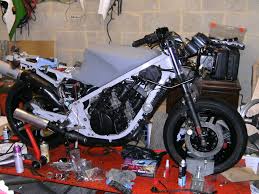 Sedih ya kalau ingat peraturan pemerintah yang melarang produksi motor 2 tak. Kawasaki Kr 250 Tandem Twin Motor 2 Tak Race Replika Juara Dunia Ea S Blog Enoanderson Com